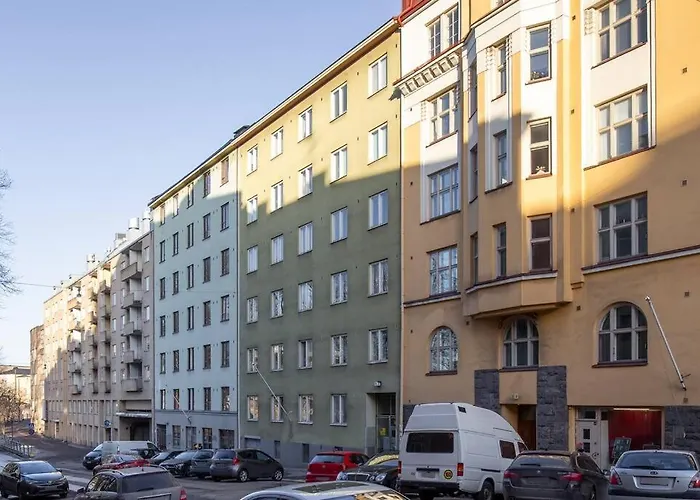 Charming Suite With Garden Views Steps From Metro